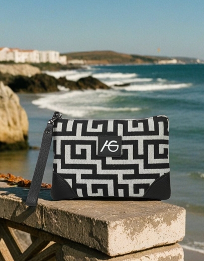 Εικόνα της Xειροποίητο τσαντάκι χειρός με μαίανδρο Μαύρο