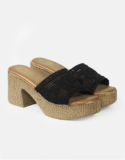 Εικόνα της Boho mules με σχέδιο πλέξης Μαύρο