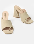 Εικόνα από Mules Ελληνικής κατασκευής με toe ring και ιδιαίτερο τακούνι Μπεζ