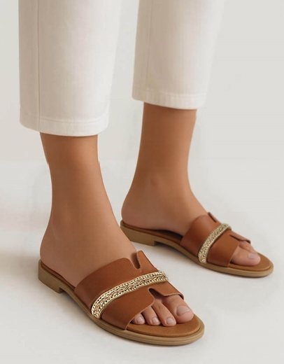 Εικόνα της Δερμάτινα σανδάλια Ελληνικής κατασκευής με φάσα και στρας Ταμπά