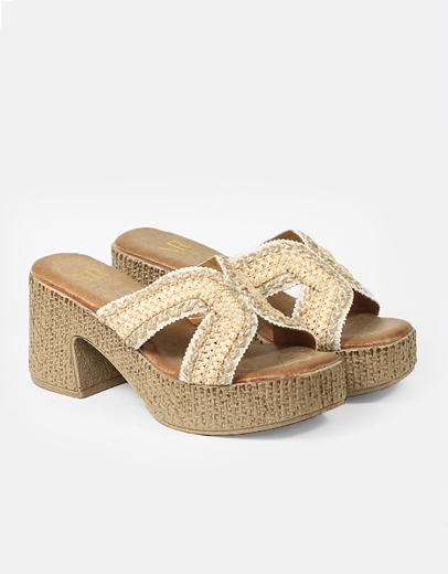 Εικόνα της Boho mules με χιαστί σχέδιο και ραφές Μπεζ