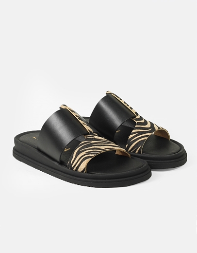 Εικόνα της Σανδάλια δερμάτινα με δίπλη φάσα και συνδιασμό υλικών Ζέμπρα