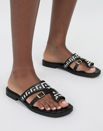 Εικόνα της Δερμάτινα σανδάλια Ελληνικής κατασκευής με μοτίβο Μαιάνδρου Μαύρο