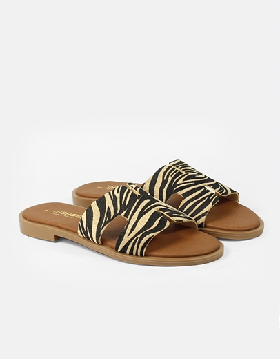 Εικόνα της Δερμάτινα σανδάλια Ελληνικής κατασκευής με ανοίγματα Ζέμπρα