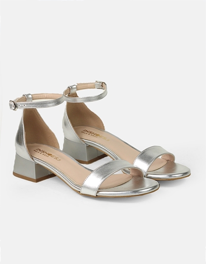 Εικόνα της Μονόχρωμα πεδίλα Ελληνικής κατασκευής με μπαρέτα Ασημί