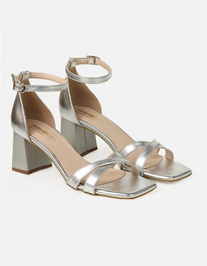 Εικόνα της Πεδίλα Ελληνικής κατασκευής με χιαστί μπαρέτες Ασημί