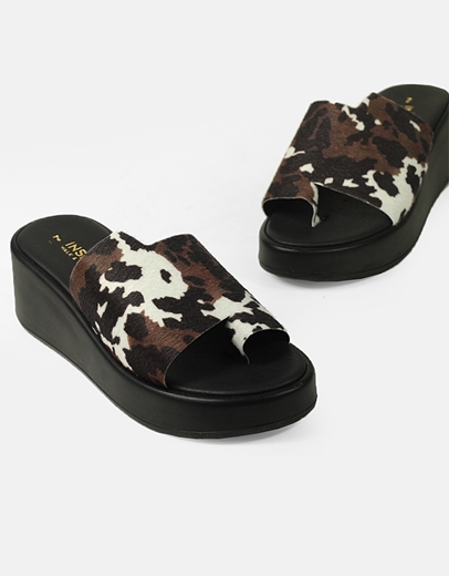 Εικόνα της Δερμάτινα σανδάλια με φαρδιά φάσα Ελληνικής κατασκευής Cow