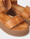 Εικόνα από Δερμάτινα flatforms Ελληνικής κατασκευής με μπαρέτα Ταμπά