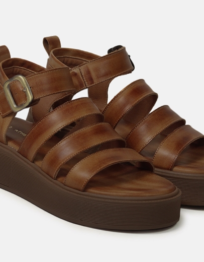 Εικόνα της Δερμάτινα flatforms Ελληνικής κατασκευής με παράλληλα λουριά Καφέ