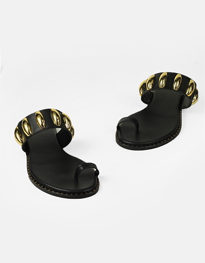 Εικόνα της Σανδάλια Ελληνικής κατασκευής με μεταλλικά διακοσμητικά και toe ring Μαύρο