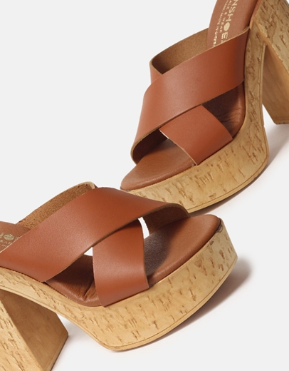 Εικόνα της Δερμάτινα mules με χιαστί σχέδιο Ταμπά