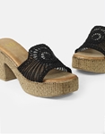 Εικόνα από Boho mules με σχέδιο από δαντέλα Μαύρο