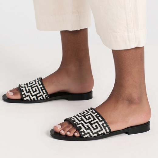 Εικόνα της Σανδάλια flat Ελληνικής κατασκευής με μοτίβο μαιάνδρου Μαύρο