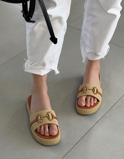 Εικόνα της Ψάθινα flatforms με φάσα και  μεταλλική αγκράφα Μπεζ