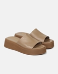Εικόνα από Δερμάτινα σανδάλια flatforms με φαρδιά φάσα Μπεζ