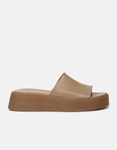 Εικόνα από Δερμάτινα σανδάλια flatforms με φαρδιά φάσα Μπεζ
