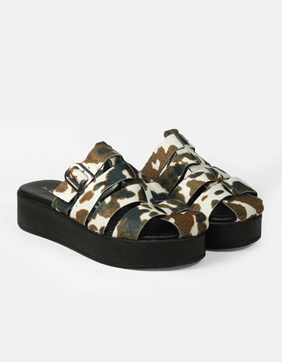 Εικόνα της Δερμάτινα flatforms Ελληνικής κατασκευής με animal print Cow