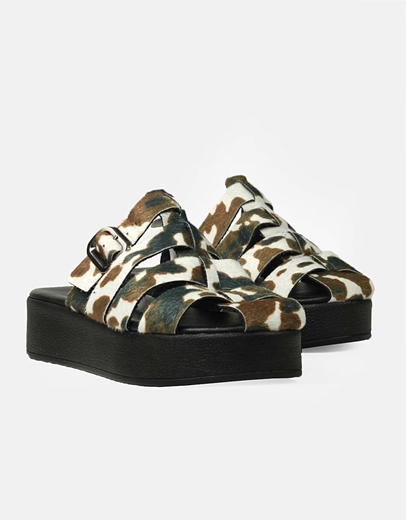 Εικόνα της Δερμάτινα flatforms Ελληνικής κατασκευής με animal print Cow