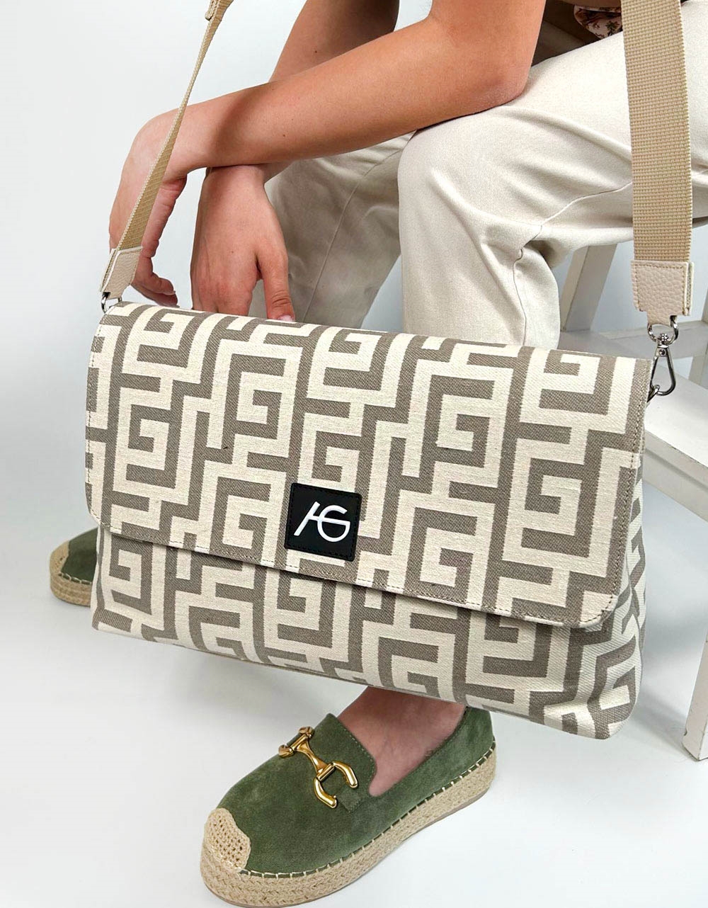 Εικόνα από Χειροποίητη τσάντα ώμου με μαίανδρο L Άμμου/Μπεζ