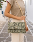 Εικόνα από Χειροποίητη τσάντα ώμου με μαίανδρο L Μαύρο/Μπεζ