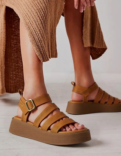 Εικόνα της Δερμάτινα flatforms Ελληνικής κατασκευής με παράλληλα λουριά Ταμπά