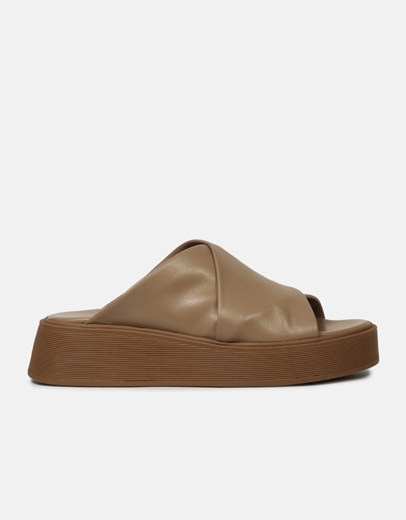 Εικόνα της Δερμάτινα flatforms Ελληνικής Κατασκευής με χιαστί φάσα Μπεζ