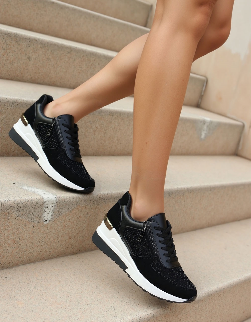 Εικόνα από Sneakers με διπλή σόλα διακοσμημένα με strass Μαύρο