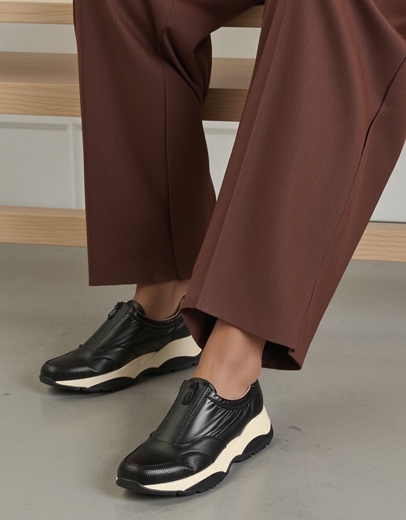 Εικόνα της Sneakers σε συνδυασμό υλικών με chunky σόλα Μαύρο