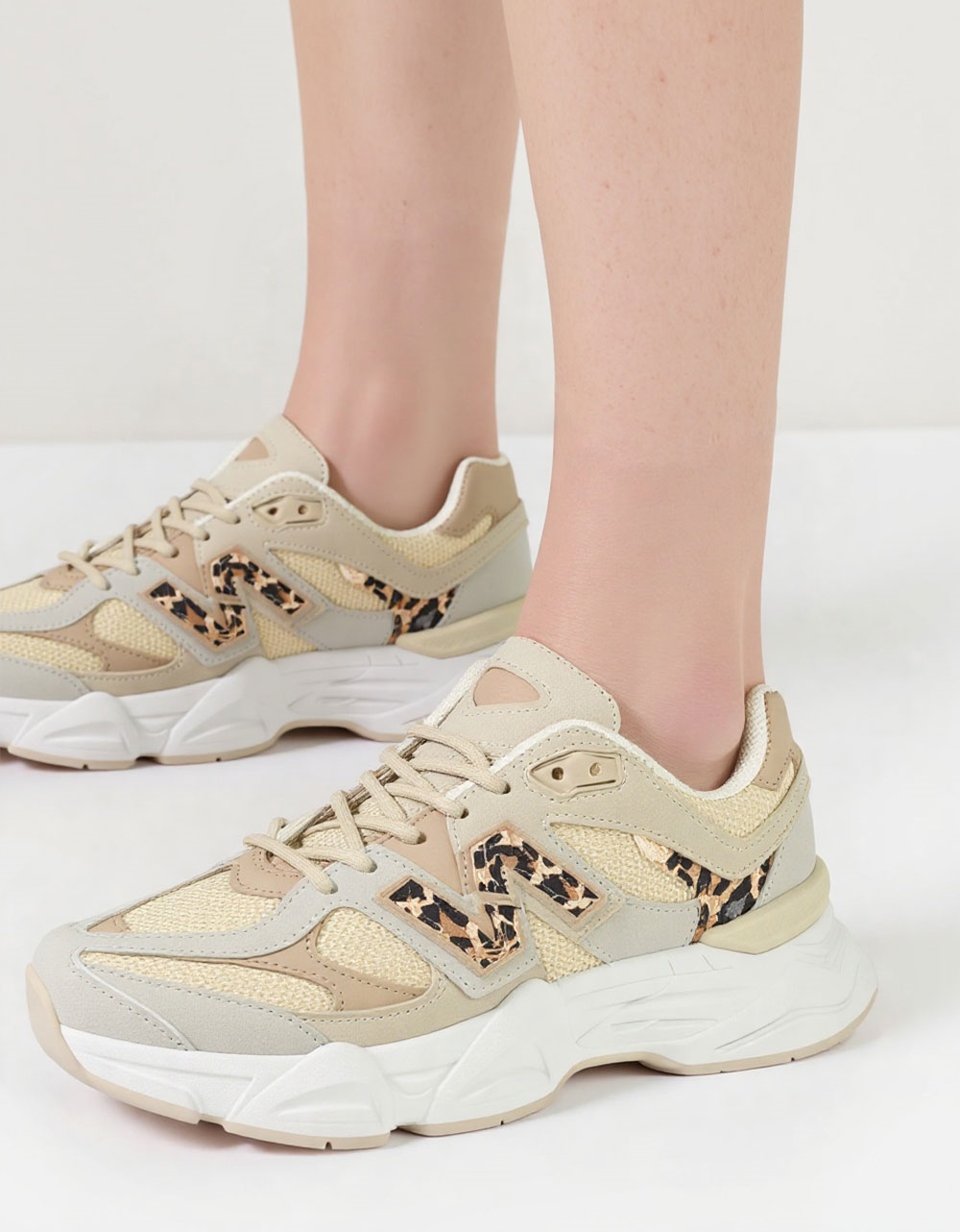 Εικόνα από Sneakers με chunky σόλα και σχέδιο με διχρωμία Λεοπάρ