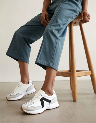 Εικόνα της Γυναικεία sneakers σε απλή γραμμή με σχέδιο στο πλάι Λευκό