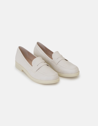 Εικόνα της Loafers μονόχρωμα Ελληνικής Κατασκευής με λεπτομέρεια στη φάσα Πάγου