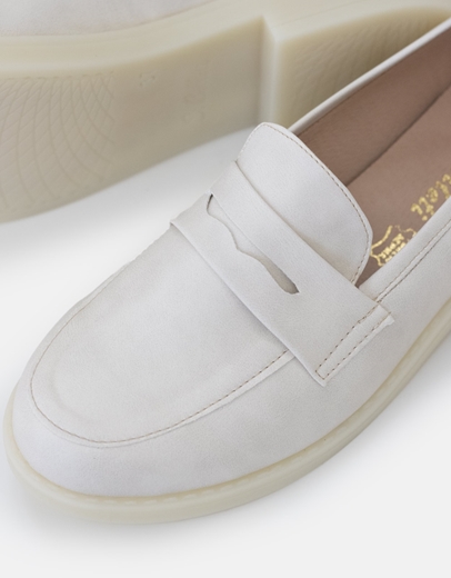 Εικόνα της Loafers μονόχρωμα Ελληνικής Κατασκευής με λεπτομέρεια στη φάσα Πάγου