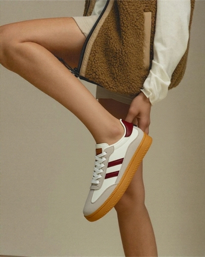 Εικόνα της Γυναικεία sneakers με διπλή ρήγα στο πλάι Μπορντώ