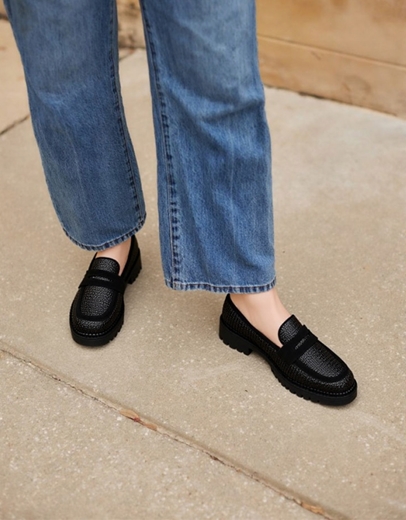 Εικόνα της Basic loafers Ελληνικής Κατασκευής με σχέδιο πλέξης Μαύρο