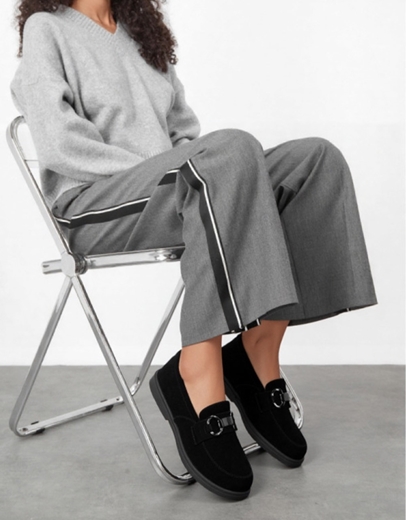 Εικόνα της Γυναικεία basic loafers σε απλή γραμμή Μαύρο