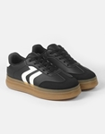 Εικόνα από Sneakers δίσολα με γραμμικό σχέδιο στο πλάι Μαύρο
