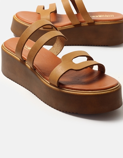 Εικόνα της Δερμάτινα flatforms μονόχρωμα Ελληνικής κατασκευής Ταμπά