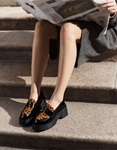 Εικόνα από Loafers λουστρίνι με τρακτερωτή σόλα Λεοπάρ