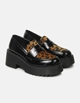 Εικόνα από Loafers λουστρίνι με τρακτερωτή σόλα Λεοπάρ