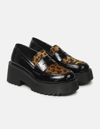 Εικόνα της Loafers λουστρίνι με τρακτερωτή σόλα Λεοπάρ