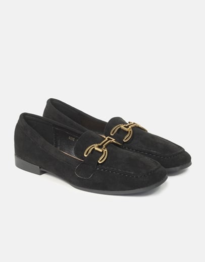 Εικόνα της Flat μονόχρωμα loafers με μεταλλική αγκράφα Μαύρο