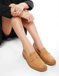 Εικόνα από Loafers μονόχρωμα Ελληνικής Κατασκευής με λεπτομέρεια στη φάσα Ταμπά