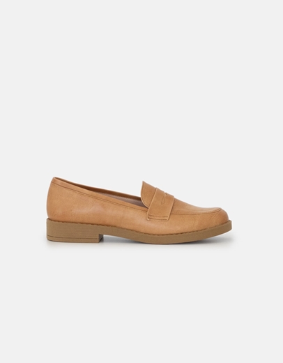 Εικόνα της Loafers μονόχρωμα Ελληνικής Κατασκευής με λεπτομέρεια στη φάσα Ταμπά