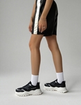 Εικόνα από Γυναικεία sneakers σε απλή γραμμή με chunky σόλα Μαύρο