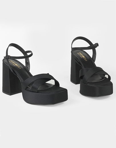 Εικόνα της Σατέν πέδιλα Ελληνικής κατασκευής σε καρέ γραμμή Μαύρο