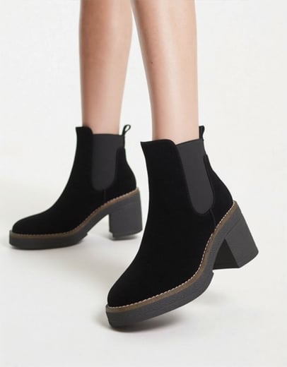 Εικόνα της Chelsea μποτάκια suede με τετράγωνο τακούνι Μαύρο