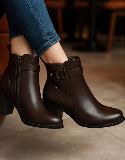 Εικόνα της Γυναικεία μποτάκια με διακοσμητικό στοιχείο Καφέ