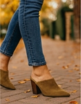 Εικόνα από Δερμάτινα cowboy mules Ελληνικής κατασκευής σε μυτερή γραμμή Ταμπά
