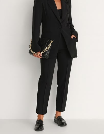 Εικόνα της Γυναικεία loafers λουστρίνι με αγκράφα Μαύρο