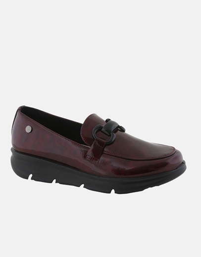 Εικόνα της Γυναικεία loafers λουστρίνι με αγκράφα Μπορντώ